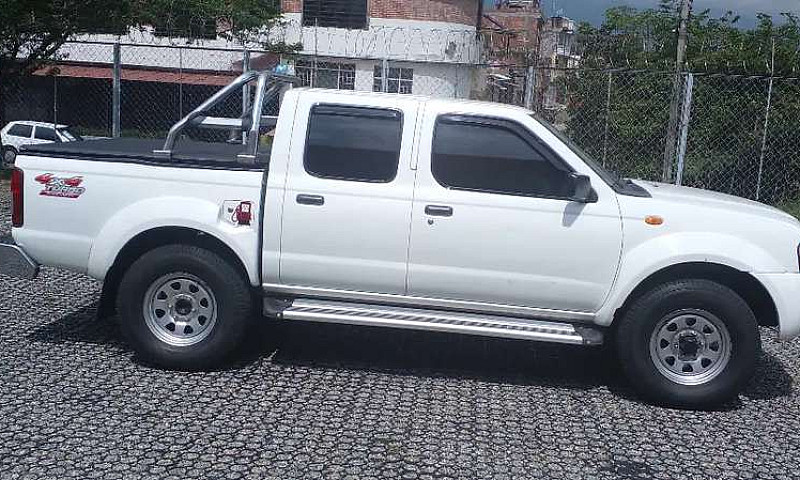 Vendo Camioneta Niss...