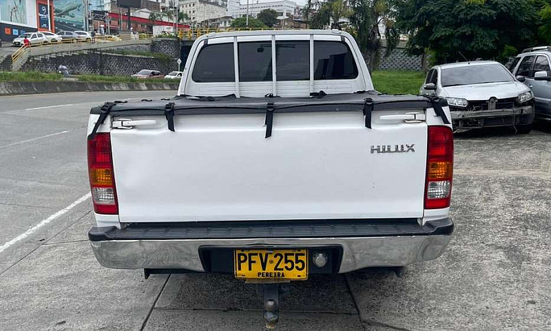 Toyota Hilux 2011 Mo...