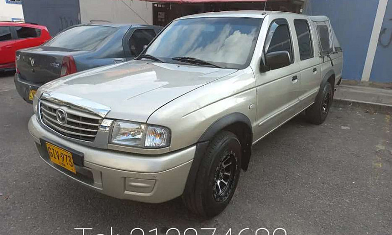 Camioneta Mazda B220...