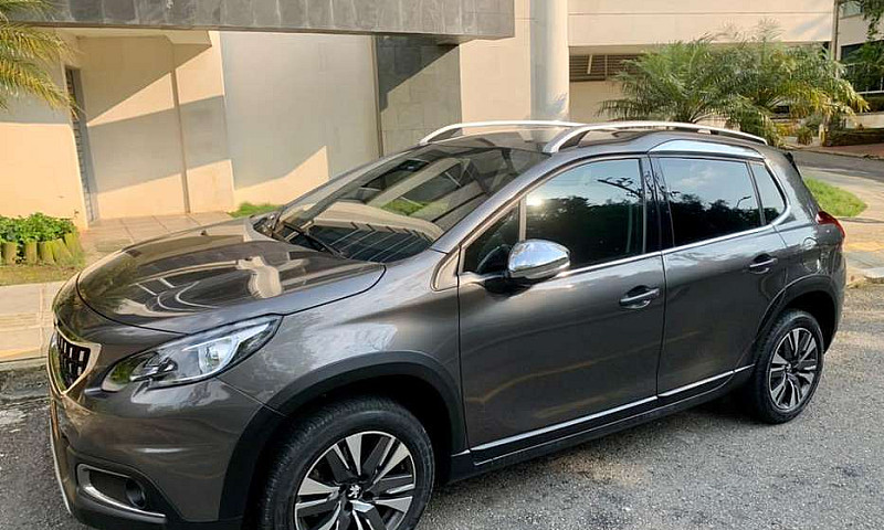 Peugeot 2008 1.2 At...
