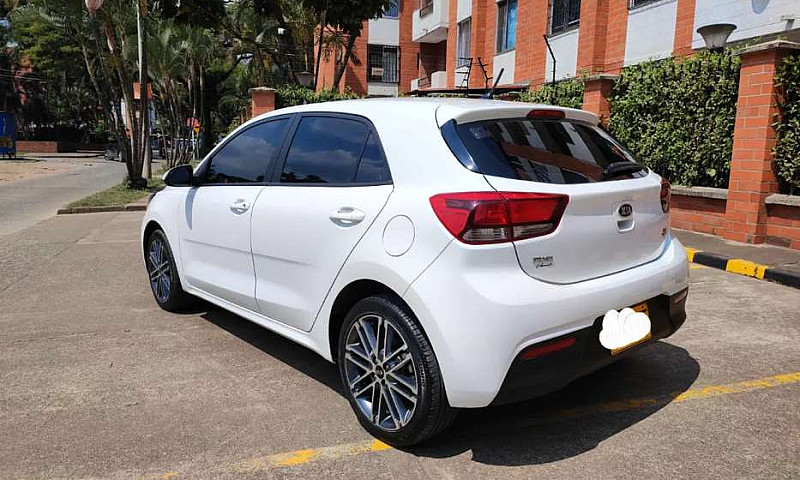 Kia Rio Vibrant 2022...