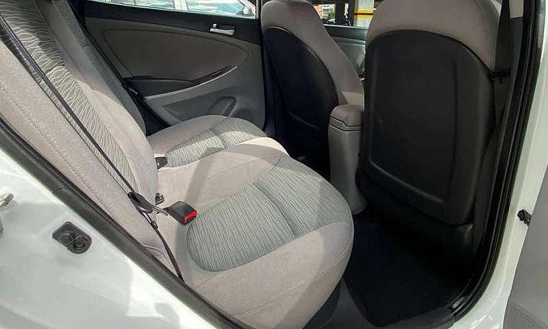 Vendo Hyundai Accent...