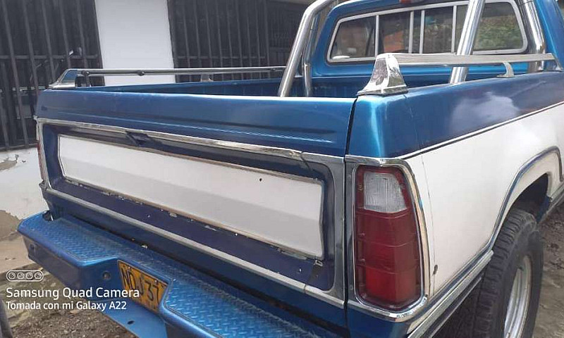 Camioneta Dodge Mode...