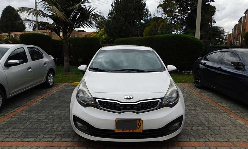 Kia Rio 2013 1.4...