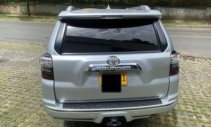 Vendo Toyota 4Runner...