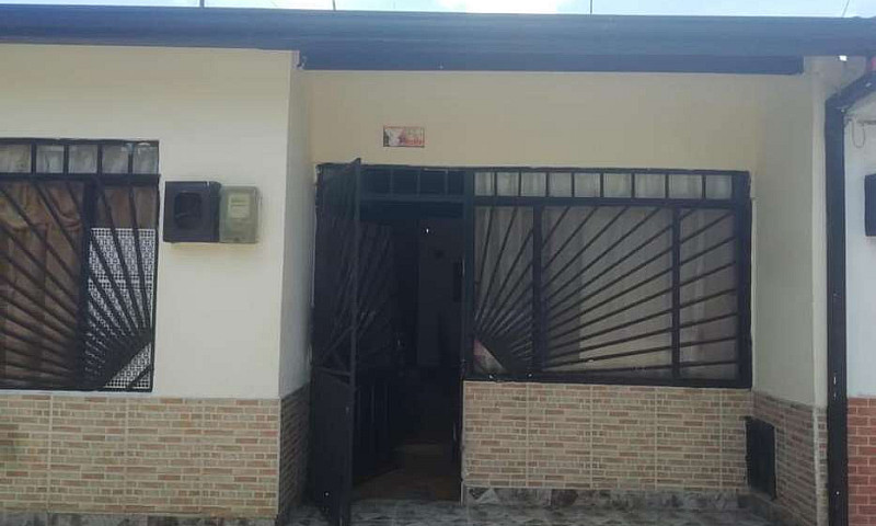 Se Vende Casa...