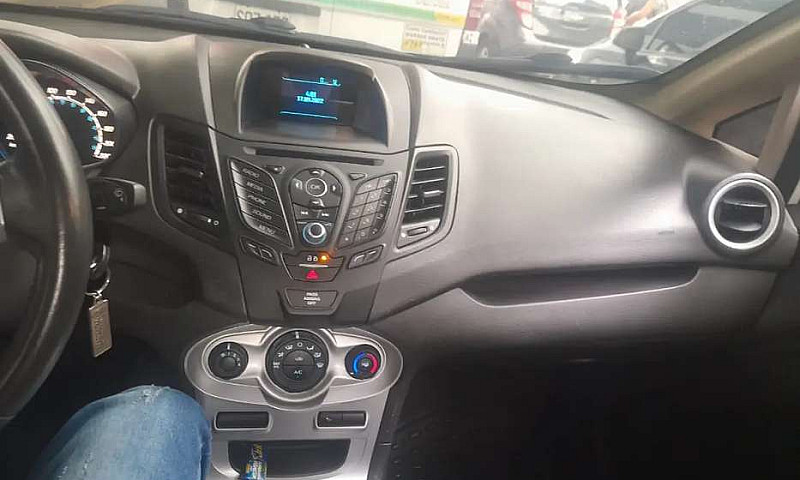 Ford Fiesta Se 2016...
