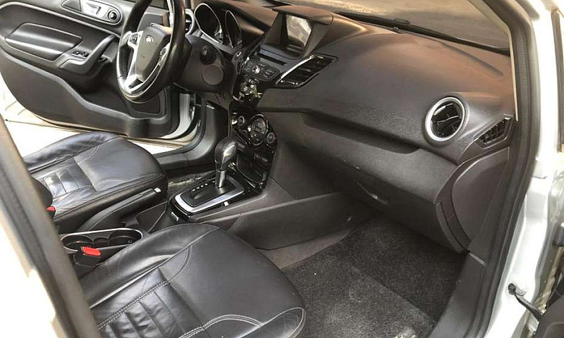 Ford Fiesta 2017 Tit...