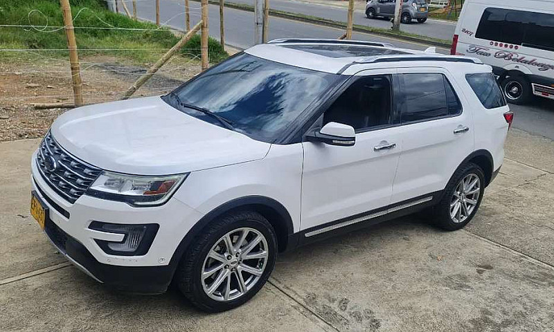 Ford Explorer Limite...