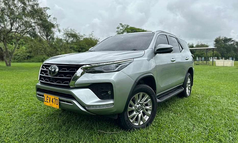 Toyota Fortuner Srv ...