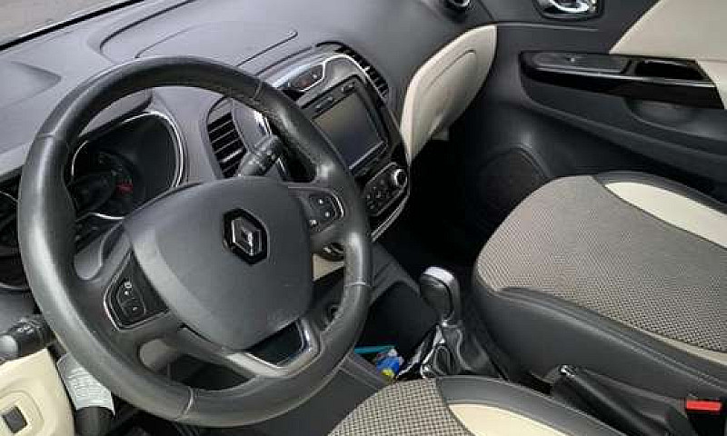 Renault Captur.  (Co...