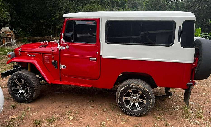 Vendo  Toyota Land C...