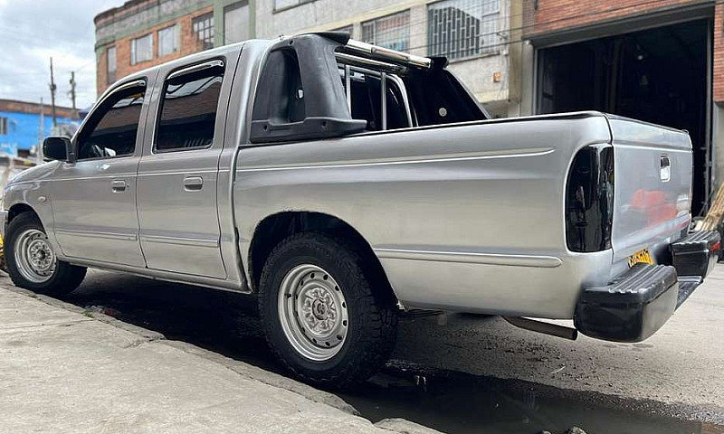 Camioneta Mazda B 22...