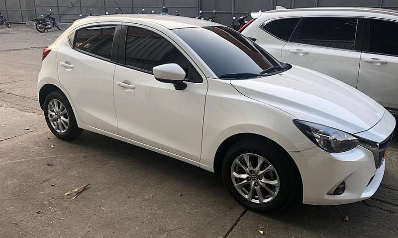 Mazda 2 Touring 2019...