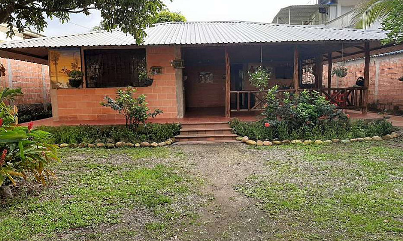 Vendo Casa-Parcela...