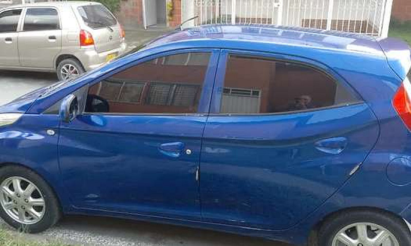 Vendo Hyundai Eon 20...