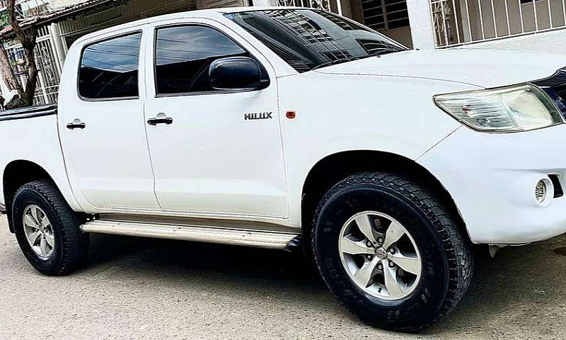 Vendo  Camioneta Toy...