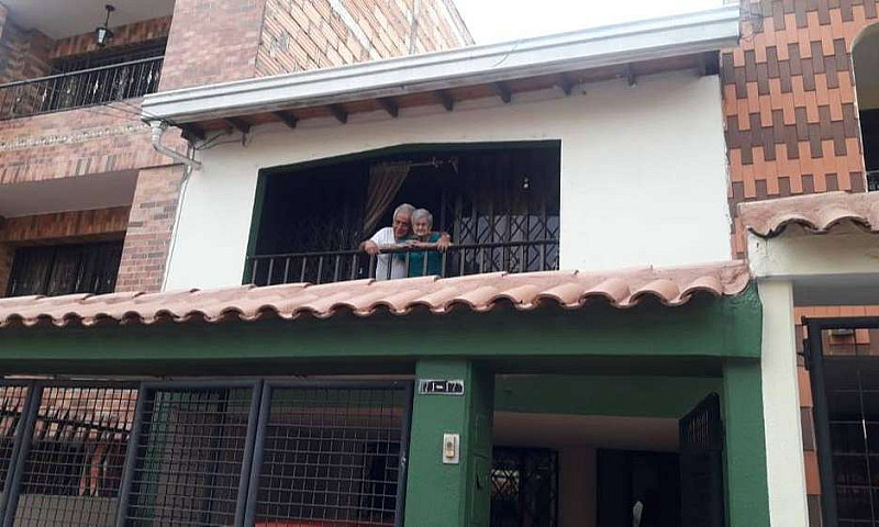 Hermosa Casa De Dos ...