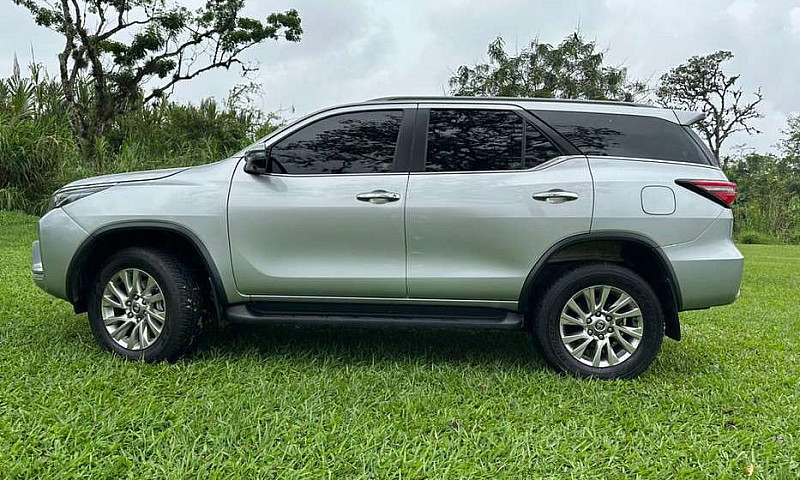 Toyota Fortuner Srv ...