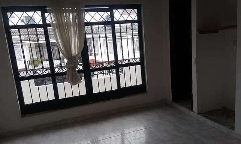 Se Arrienda Casa Con...