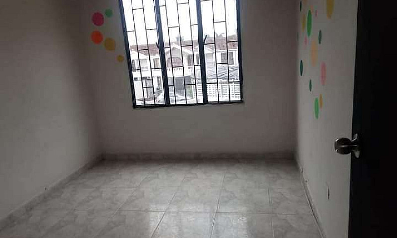 Se Arrienda Casa Con...