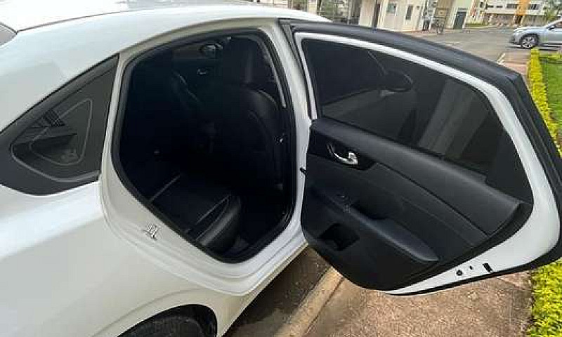 Kia Cerato Vivro 202...