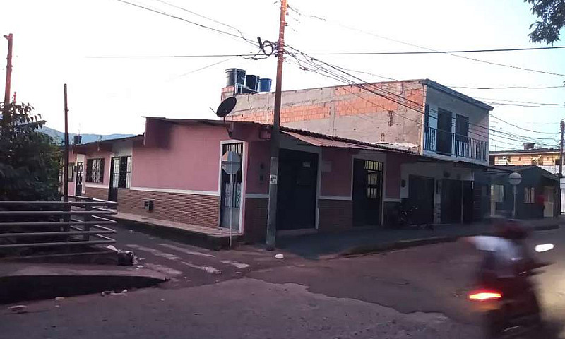 Se Vende Casa En Bar...