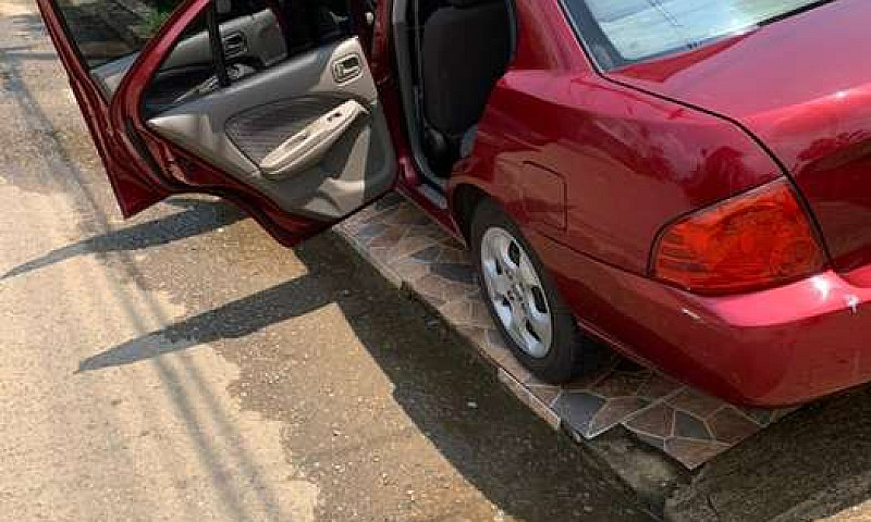 Vendo Nissan Sentra ...