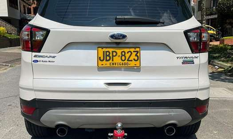 Ford Escape Titanium...