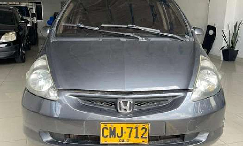 Honda Fit 2005...