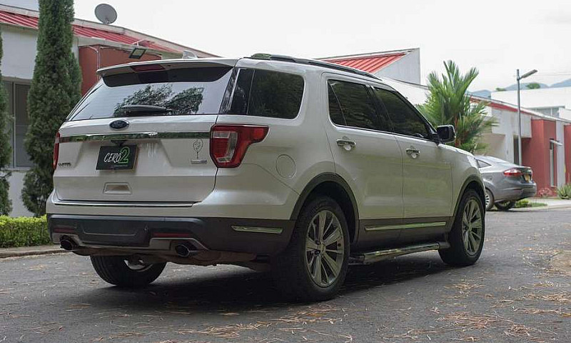 Camioneta Ford Explo...