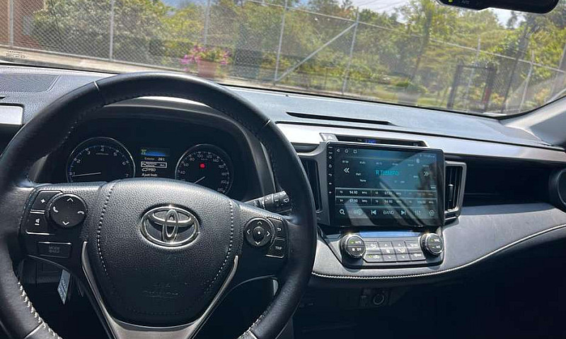 Toyota Rav4 2017...