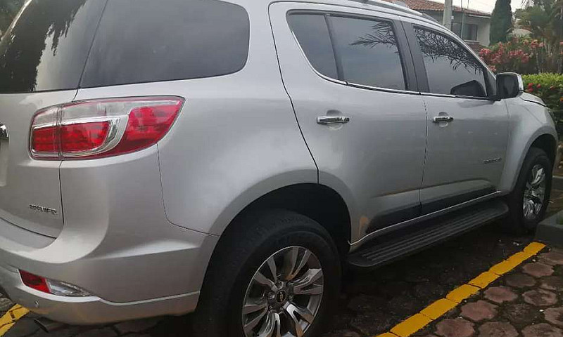 Vendo Chevrolet Trai...
