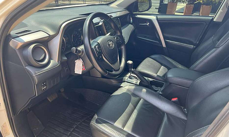 Toyota Rav4 2017...