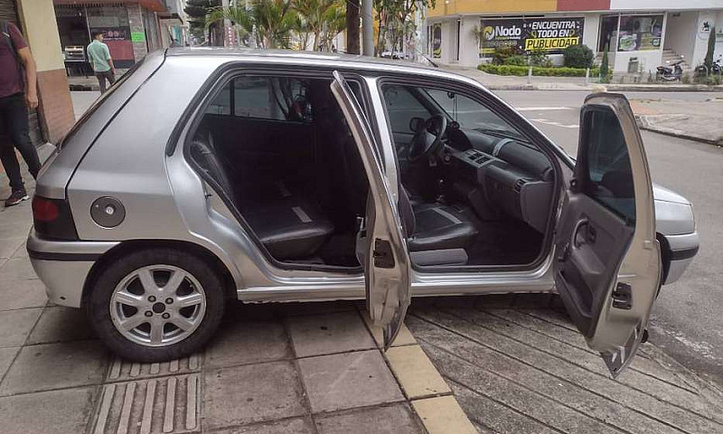 Renault Clío 1.4/200...