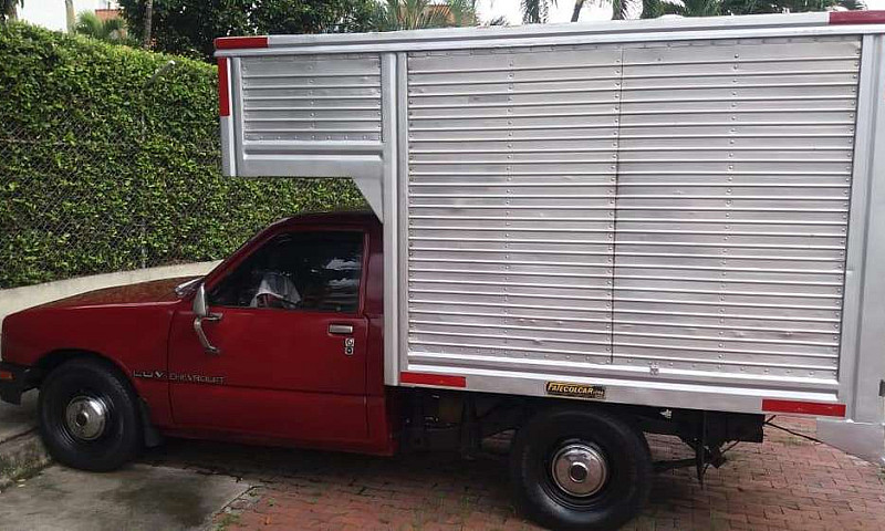 Furgón Rojo - Chevro...