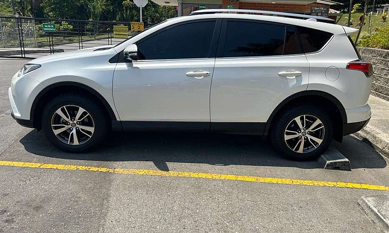 Toyota Rav4 2017...