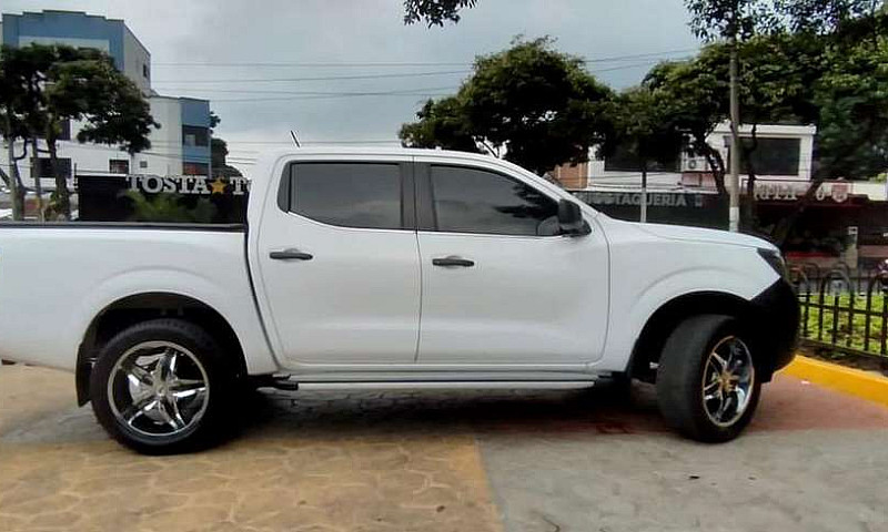 Vendo Camioneta Niss...