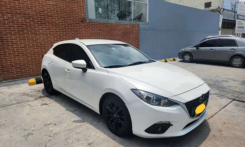 Mazda 3 Touring 2015...