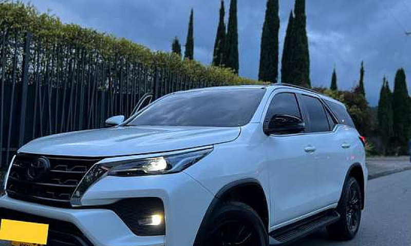 Toyota Fortuner Srv ...