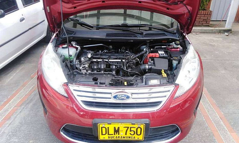 Vendo Ford Fiesta 20...