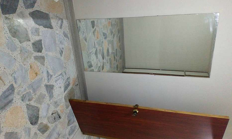 Se Alquila Habitació...