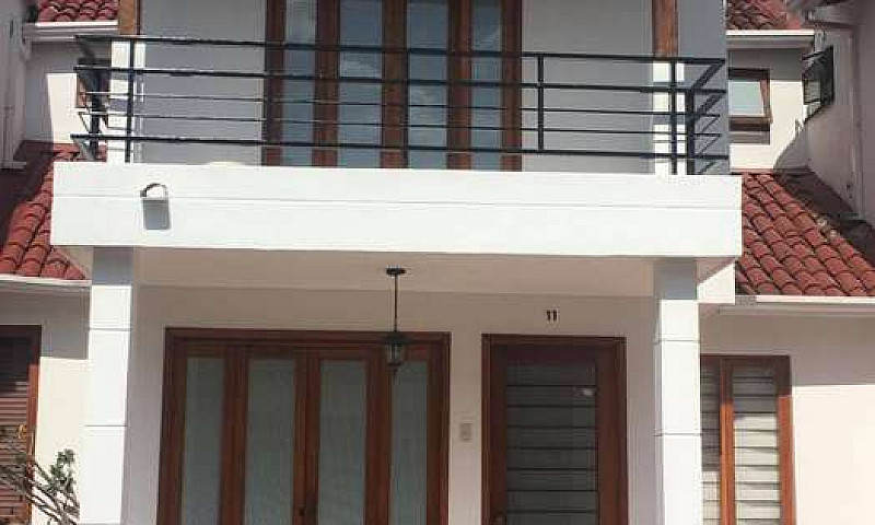 Hermosa Casa De 2 Pi...