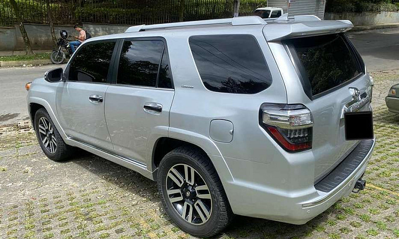 Vendo Toyota 4Runner...