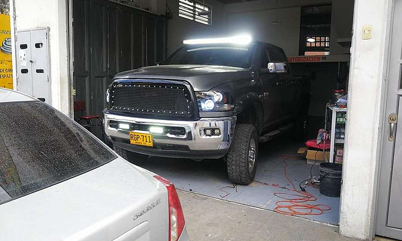 Dodge Ram 2500 5.7 H...