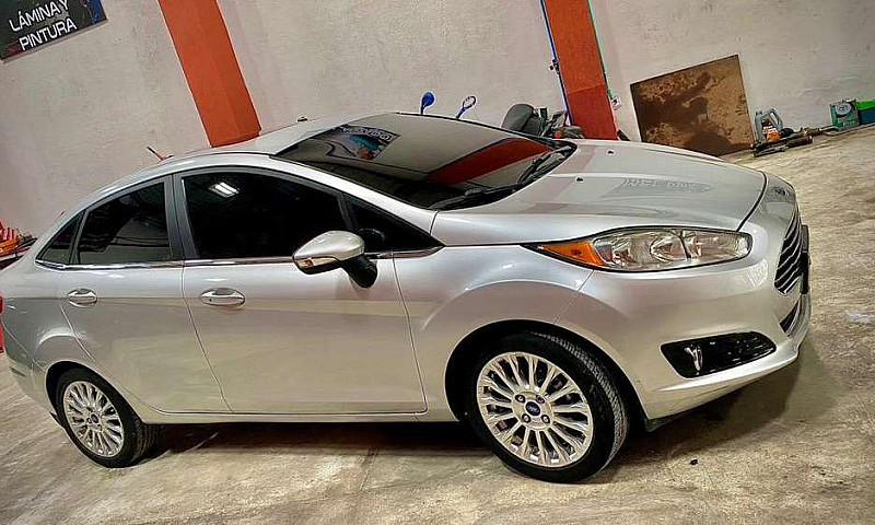 Ford Fiesta Titanium...