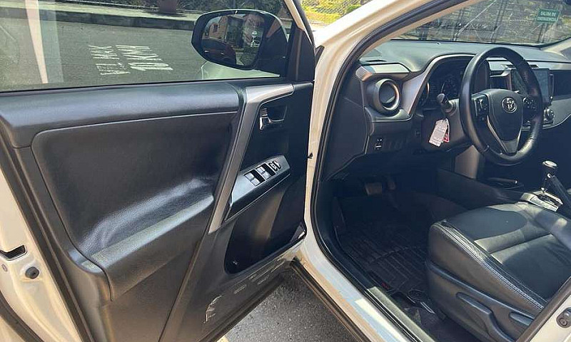 Toyota Rav4 2017...