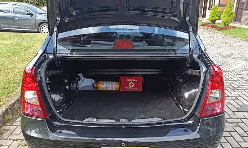 Renault Logan Famili...