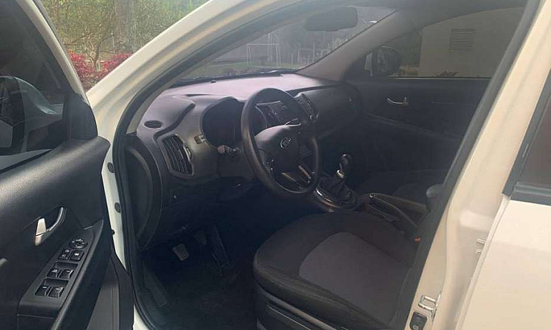 Kia Sportage Revolut...