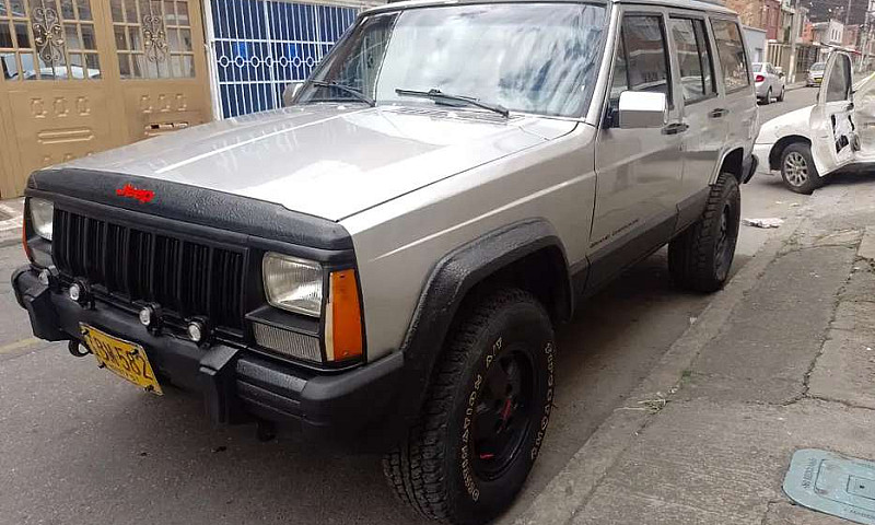 Jeep Cherokee Mod 19...